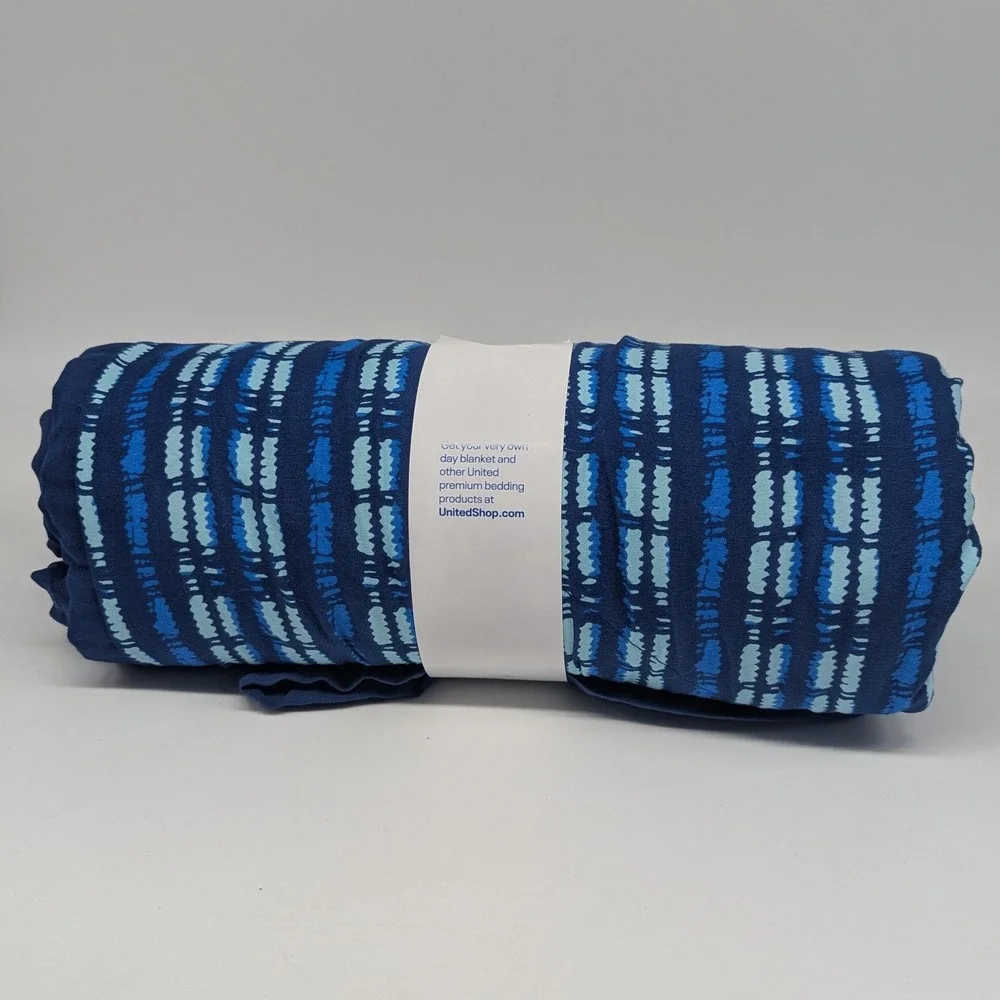 United Saks Fifth Avenue Nicholas Daley Blanket OS Blue Recycled Travel Throw